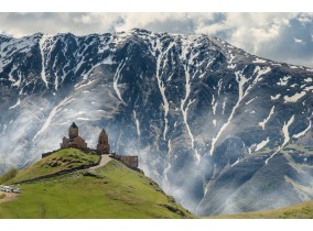 Mergulhe na paisagem deslumbrante das montanhas do Cáucaso